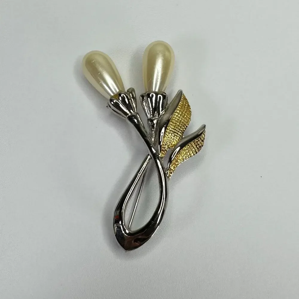 Vintage Lily Flower Brooch Teardrop Faux Pearl Elegant 2.5